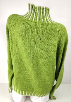 Grüner Damenpullover mit Turtleneck – Modischer Look für kalte Tage